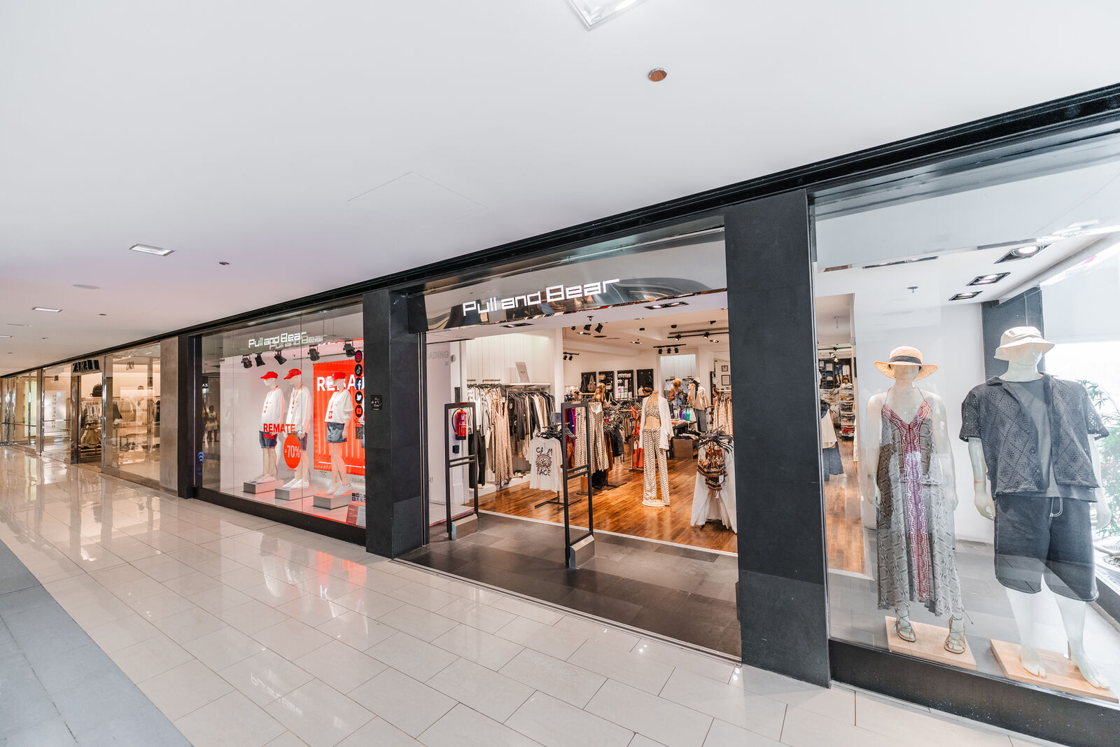 Pull&Bear store front